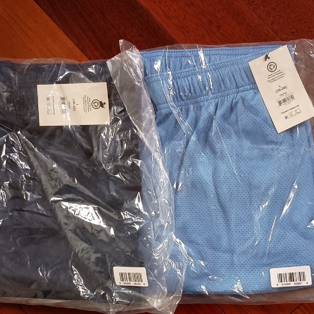 NWT Navy Blue and Light Blue Large Men's Athletic Shorts